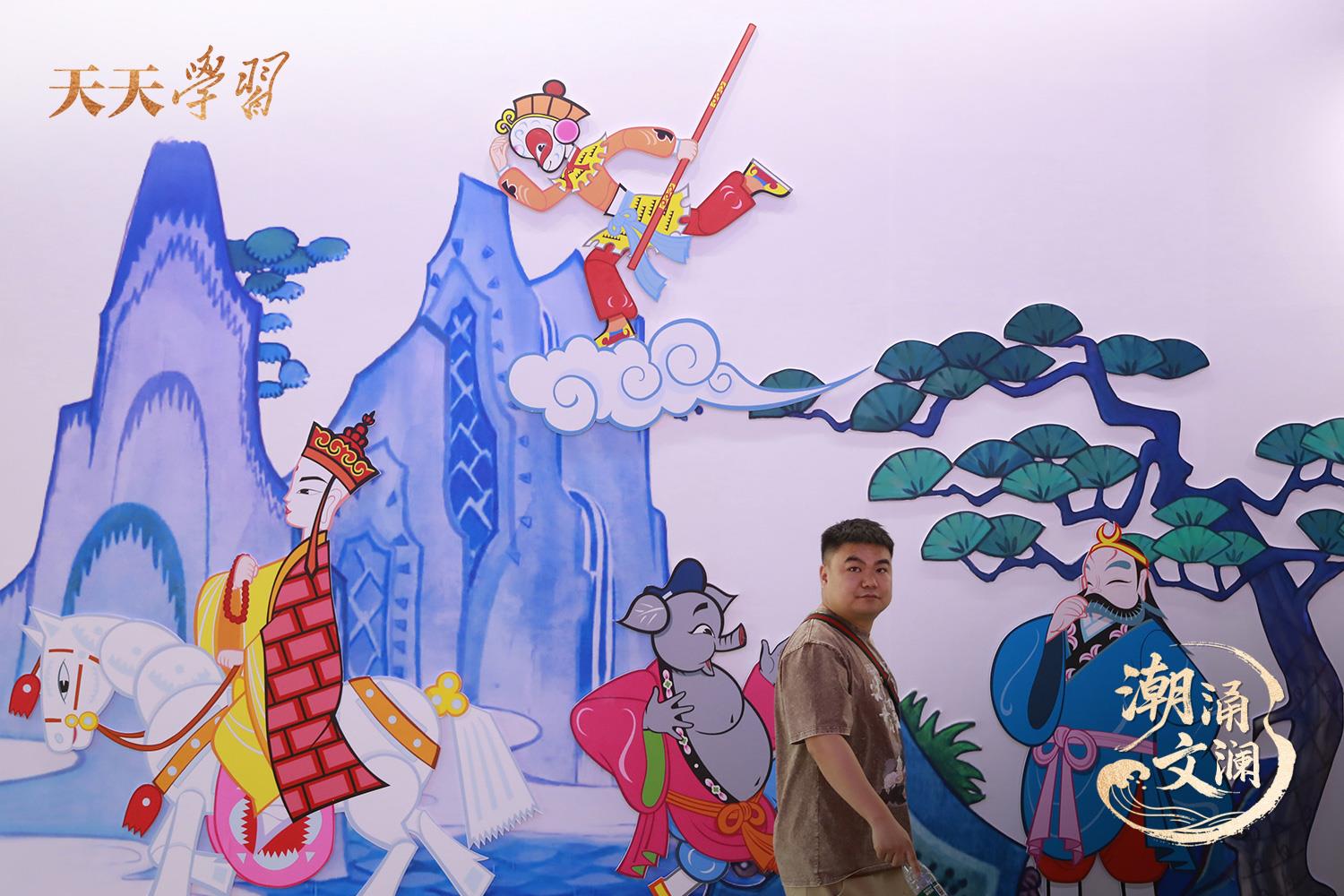 2024年5月29日，杭州，市民在第二十届中国国际动漫节上参观。