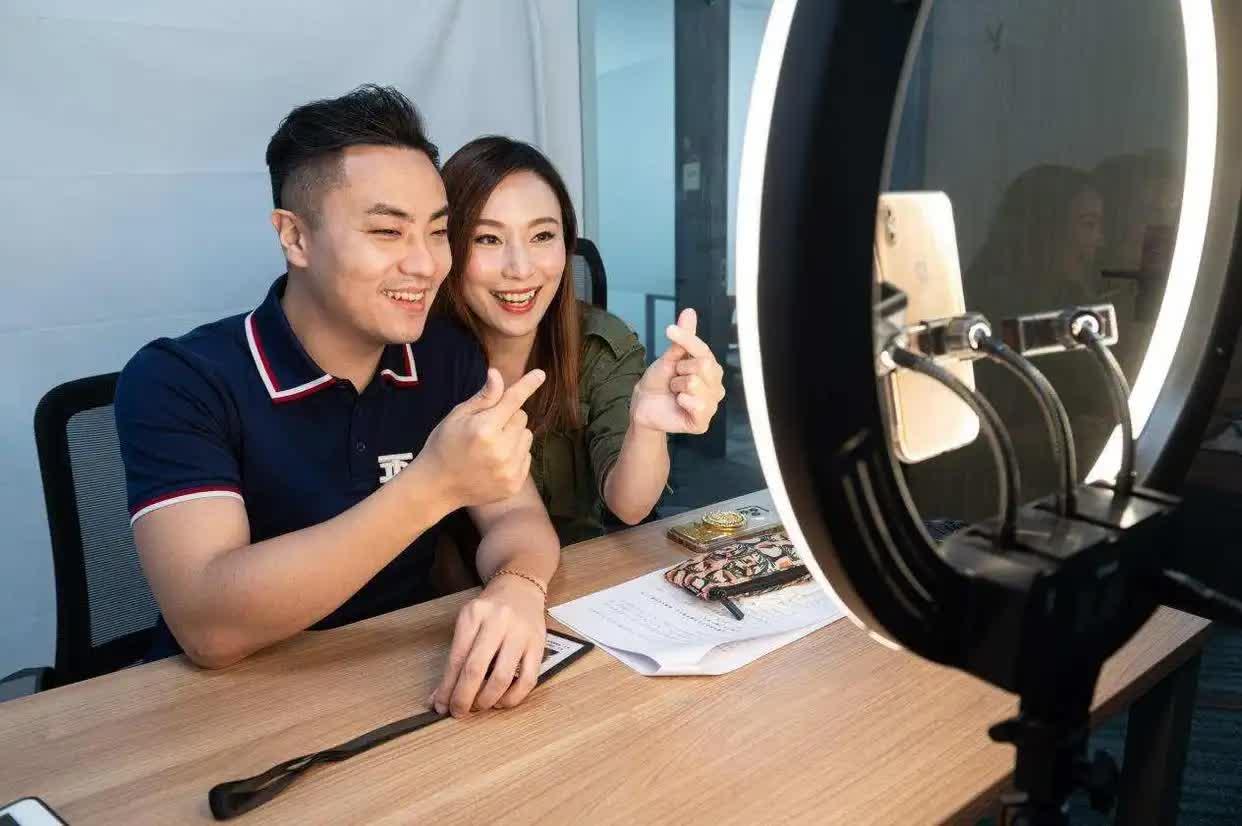 △ 一对在广州创业的“港夫广妻”&nbsp;。